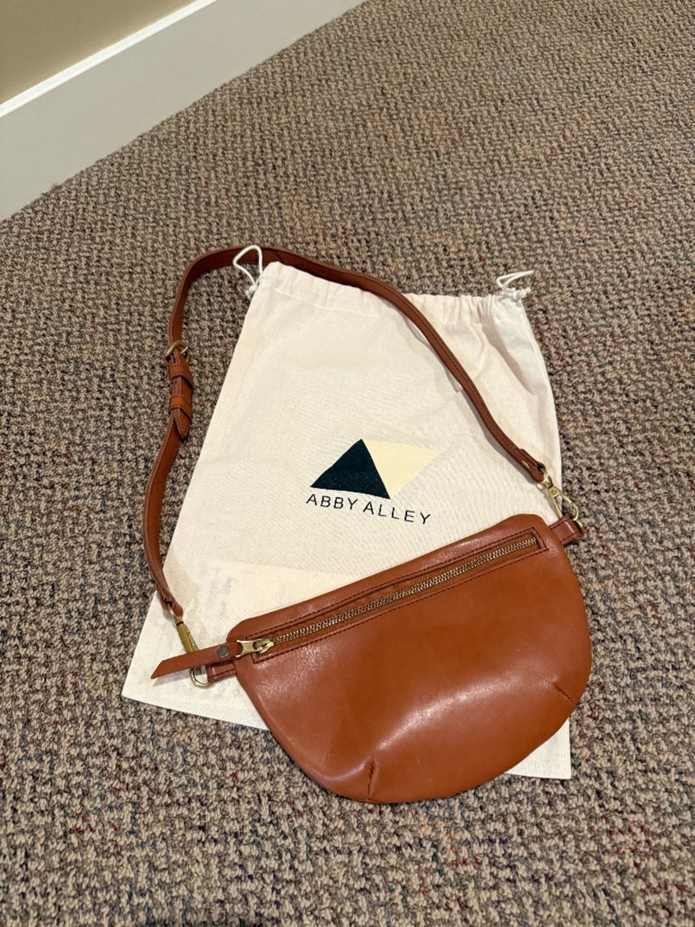 Abby Alley Leather Sling Bag, Chestnut